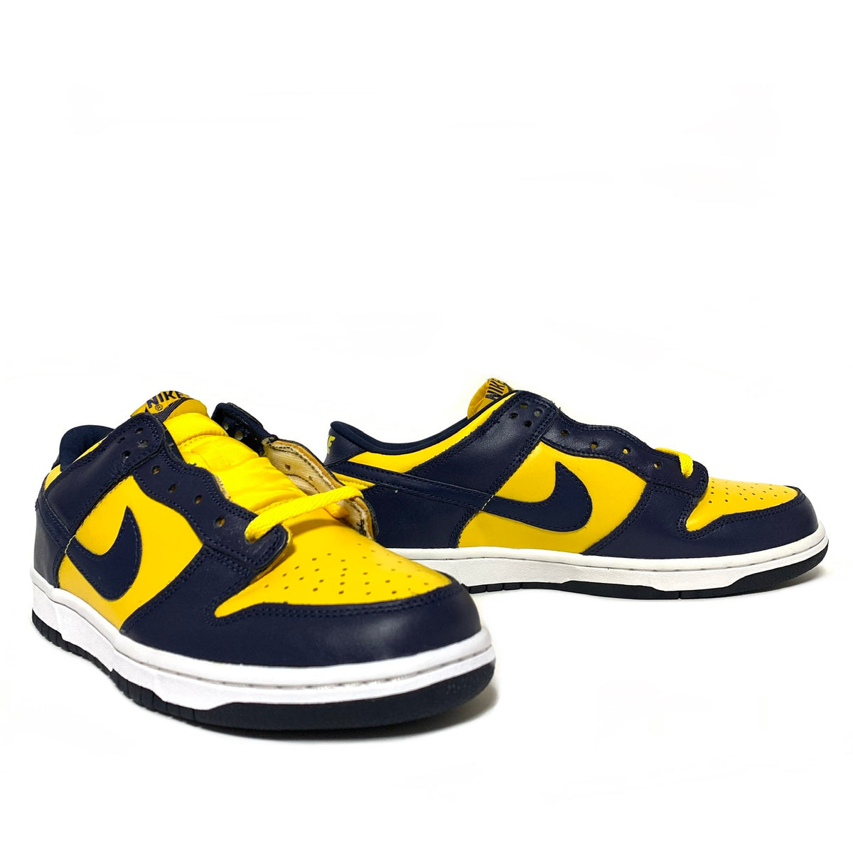 Toddler shops nike dunk low michigans